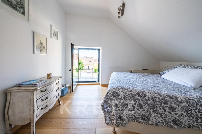 Maison - 300 m² - 9 pièces