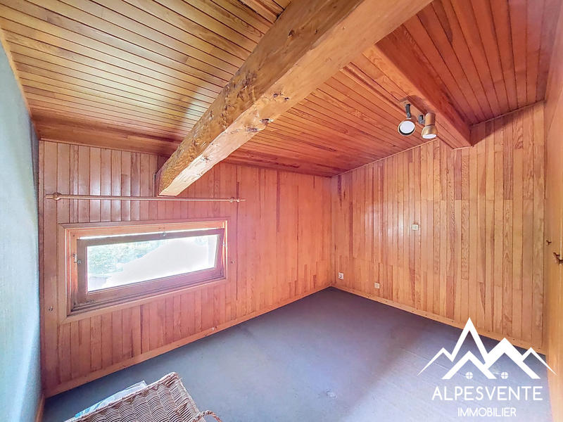 Maison - 225 m² - 10 pièces