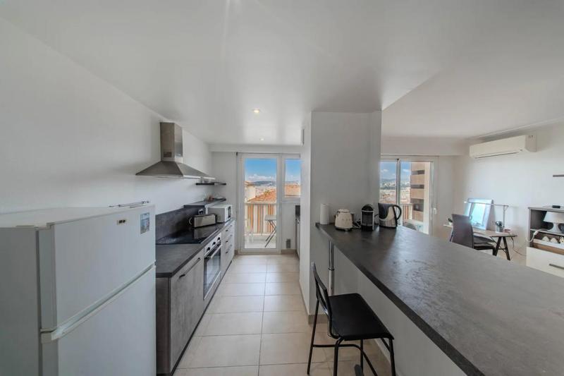 Studio - 117 m² - 4 pièces