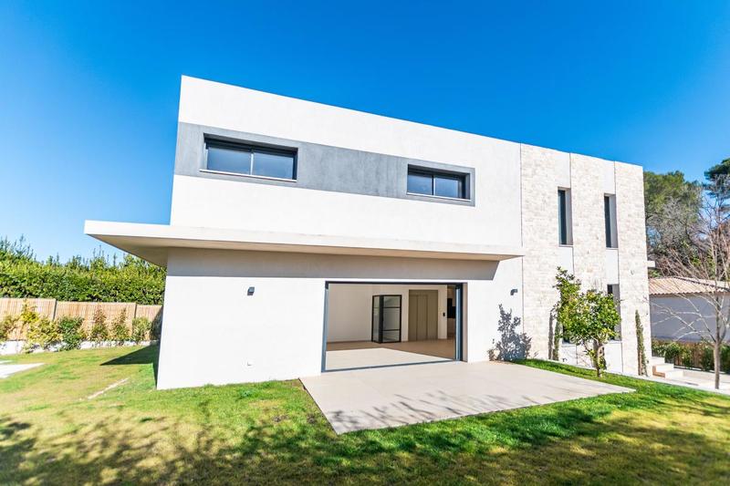Villa - 182 m² - 5 pièces