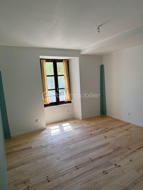 Appartement - 102 m² - 4 pièces