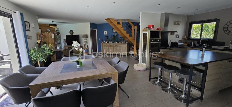 Maison - 145 m² - 6 pièces