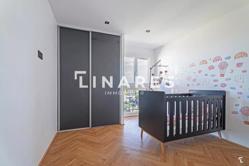Appartement - 111 m² - 5 pièces