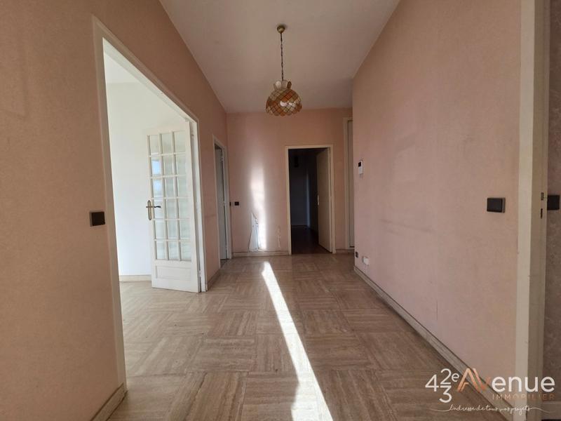Appartement - 125 m² - 6 pièces