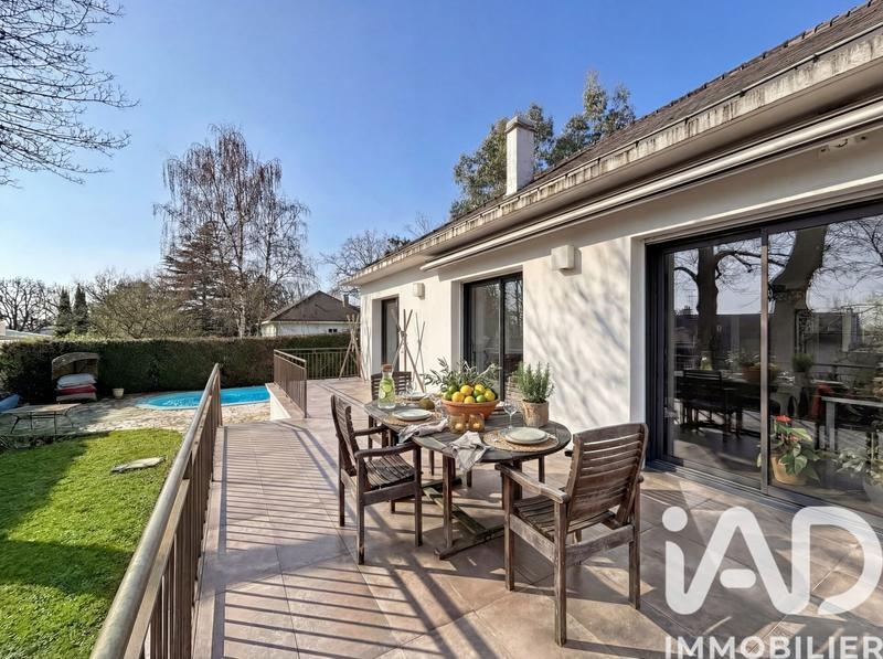 Maison - 220 m² - 7 pièces