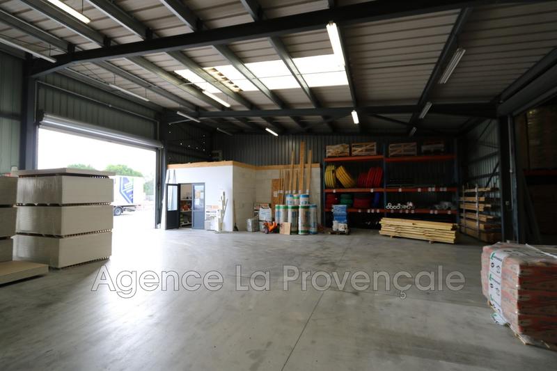 Local commercial - 1 200 m²