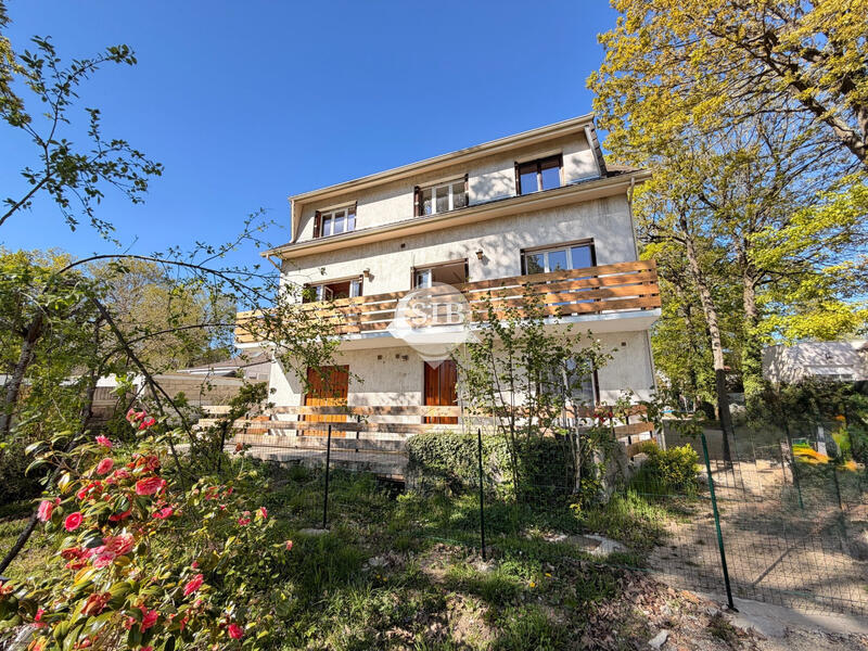 Appartement - 96 m² - 4 pièces