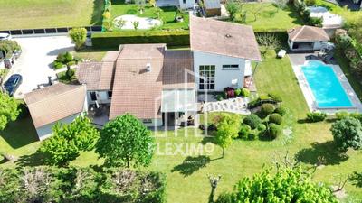 Maison - 274 m² - 10 pièces