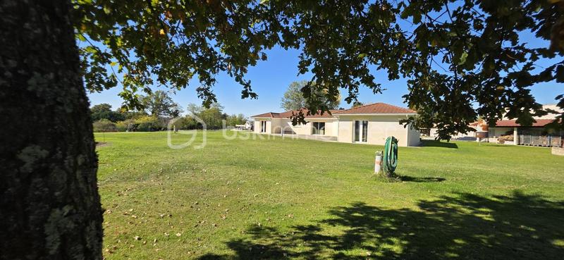 Maison - 247 m² - 5 pièces