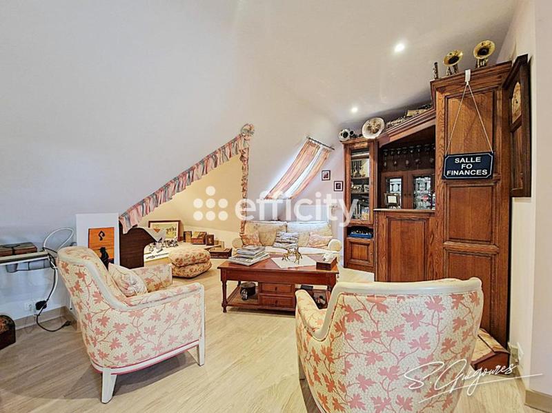 Pavillon - 165 m² - 6 pièces