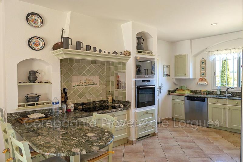 Propriété - 198 m² - 6 pièces