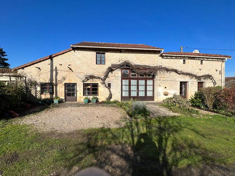 Corps de ferme - 233 m² - 6 pièces