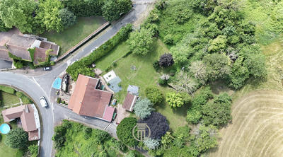 Maison - 285 m² - 8 pièces