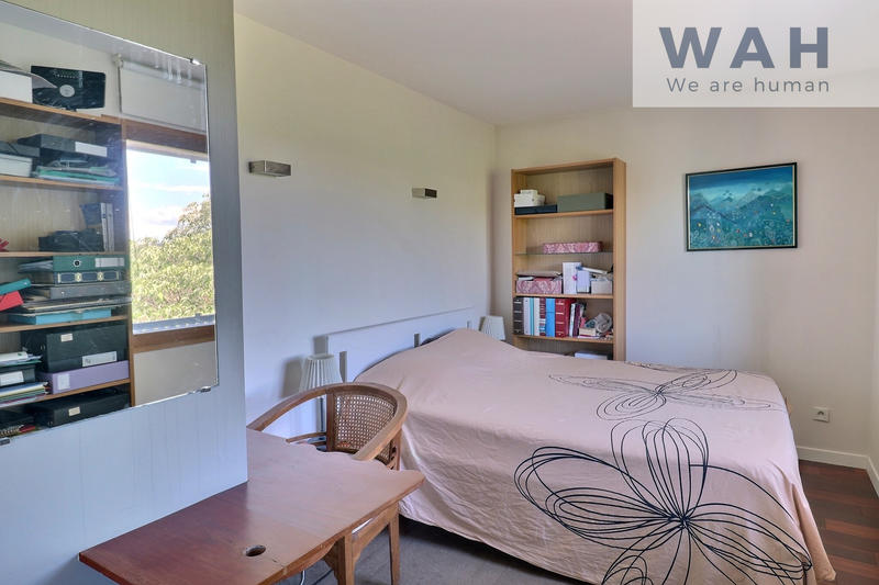 Maison - 300 m² - 10 pièces