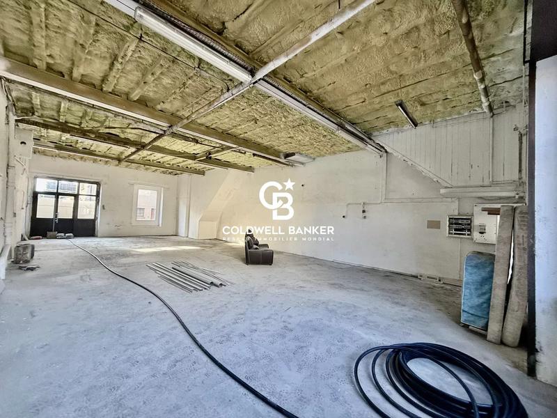 Local commercial - 250 m² - 4 pièces