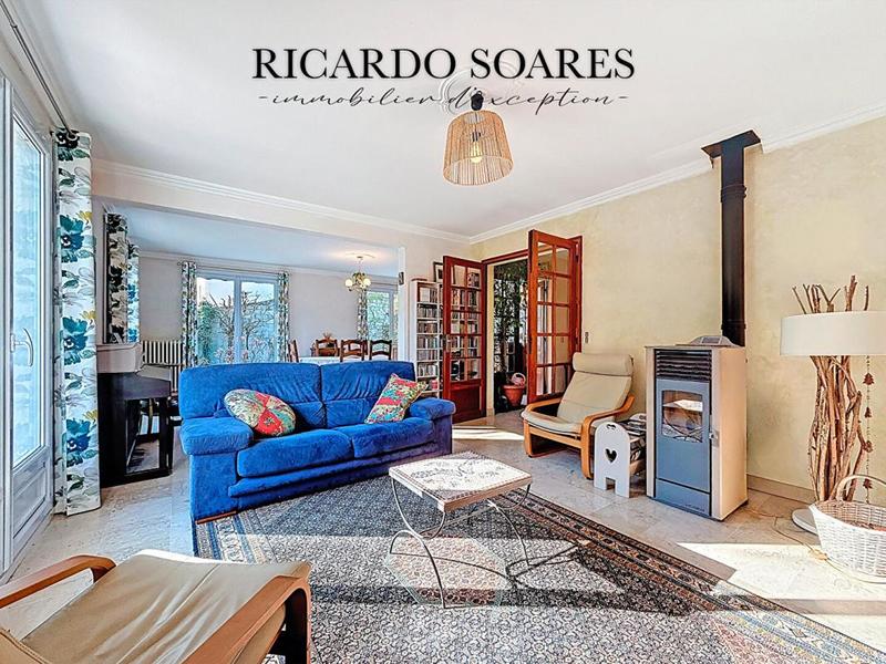 Maison - 220 m² - 8 pièces