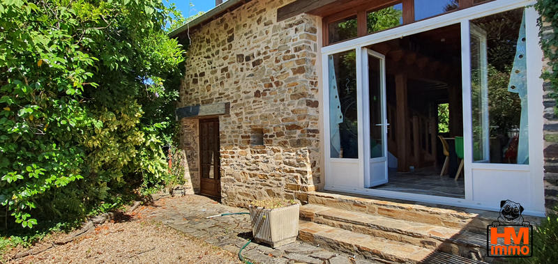 Maison - 212 m² - 7 pièces