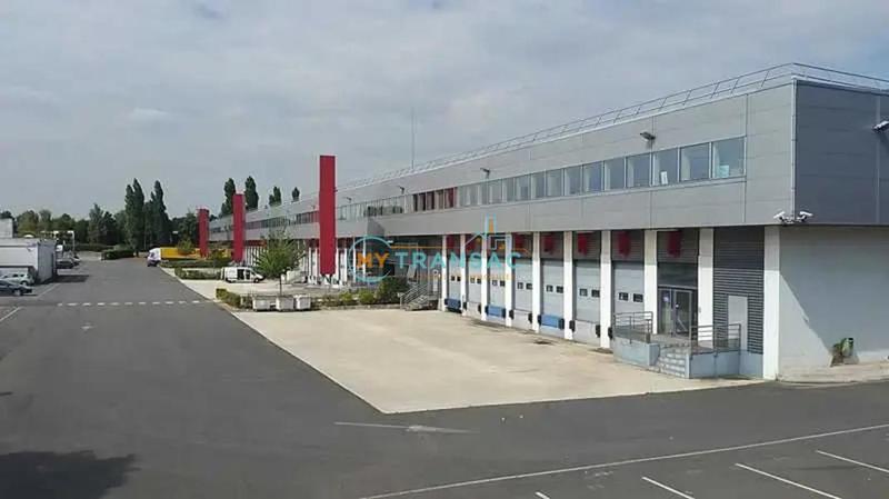 Entrepôt - 4 272 m²