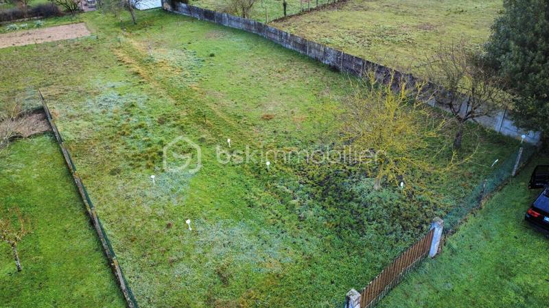 Terrain constructible - 790 m²