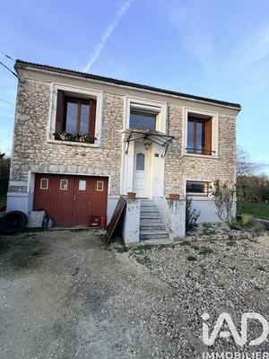 Maison - 90 m² - 5 pièces