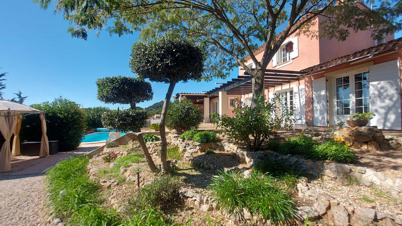 Villa - 145 m² - 6 pièces