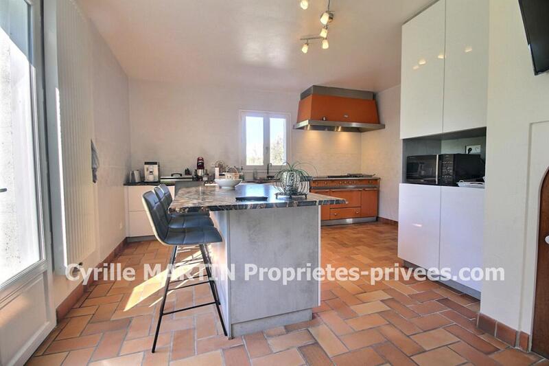 Maison - 292 m² - 13 pièces