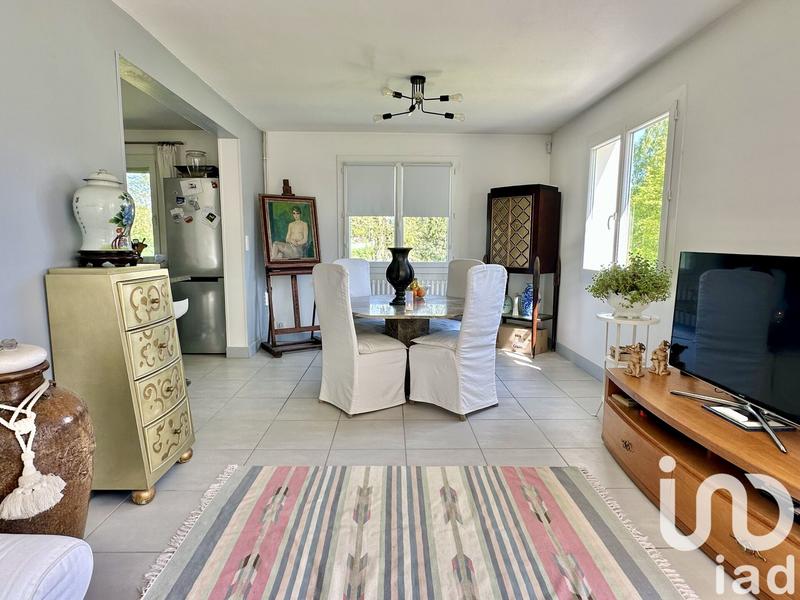 Maison - 202 m² - 9 pièces