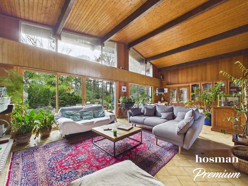 Maison - 235 m² - 6 pièces