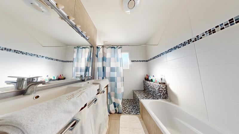 Maison - 110 m² - 6 pièces