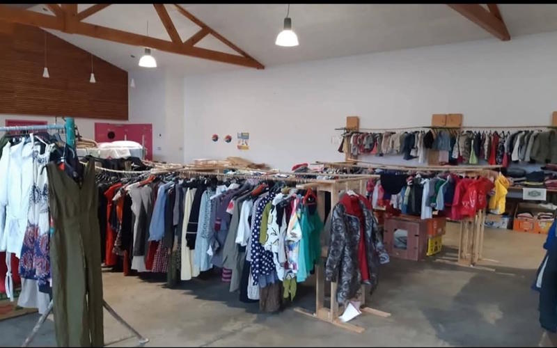 Friperie : Jantzi hustea