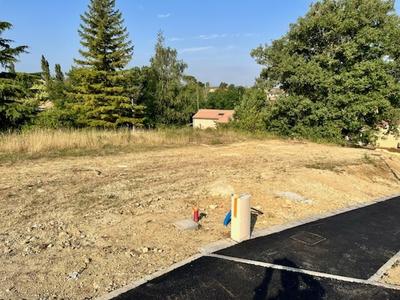 Terrain constructible - 701 m²