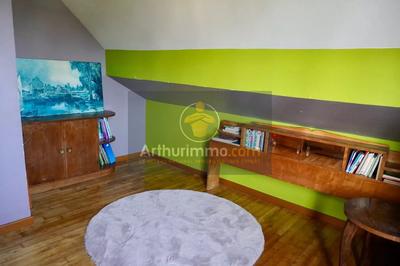 Maison - 225 m² - 12 pièces