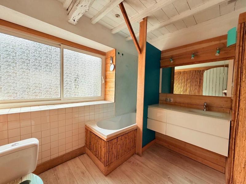 Propriété - 230 m² - 9 pièces