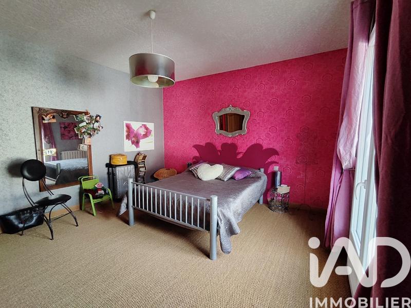 Maison - 222 m² - 9 pièces