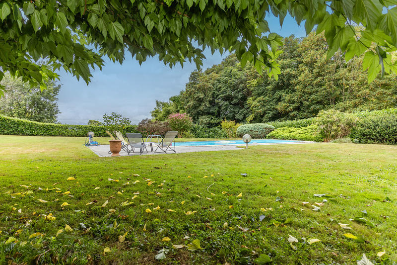 Maison - 224 m² - 9 pièces