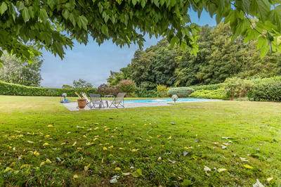 Maison - 224 m² - 9 pièces