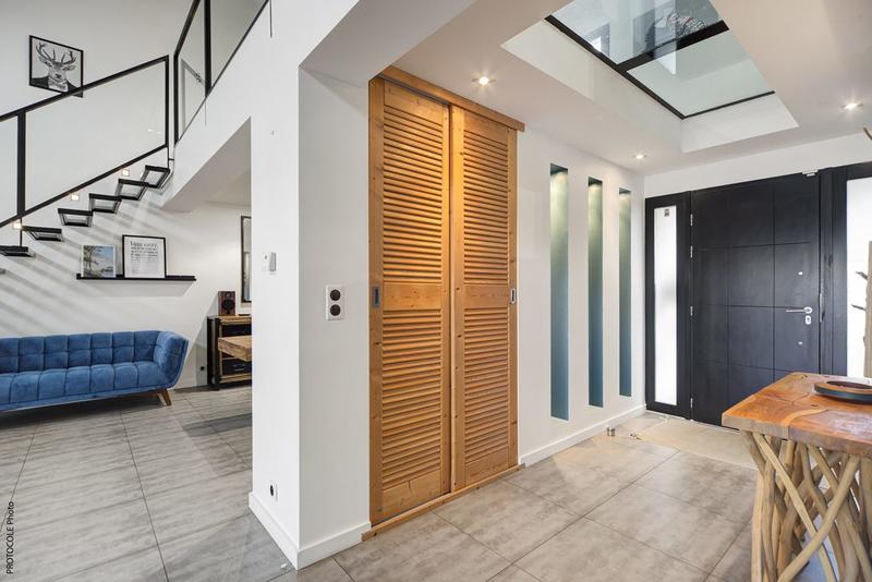 Villa - 254 m² - 6 pièces