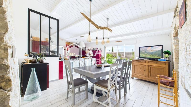 Maison - 160 m² - 5 pièces