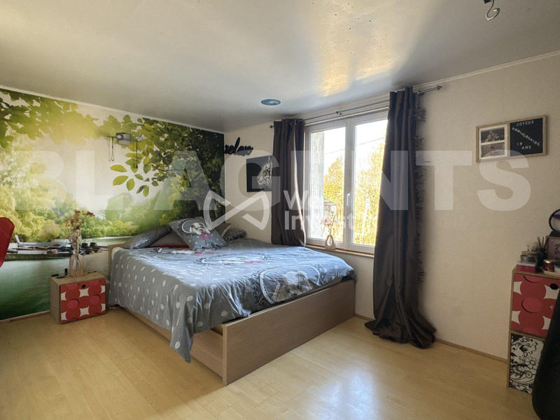 Maison - 225 m² - 7 pièces