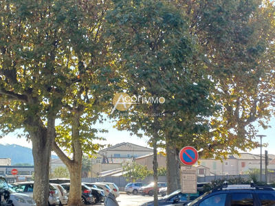 Local commercial - 332 m²