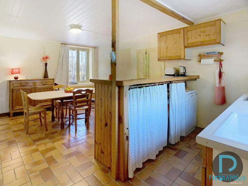 Maison - 201 m² - 8 pièces