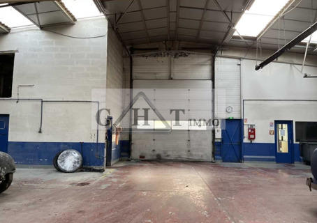 Entrepôt - 1 370 m²