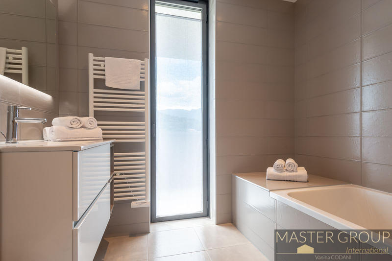 Appartement - 80 m² - 3 pièces