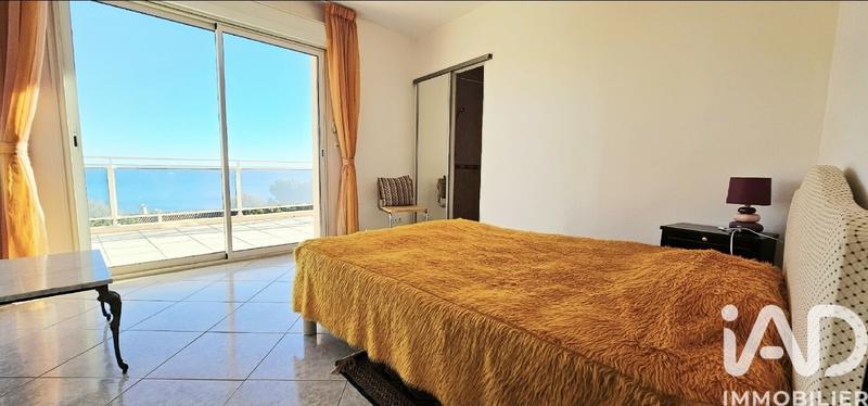 Maison - 250 m² - 7 pièces