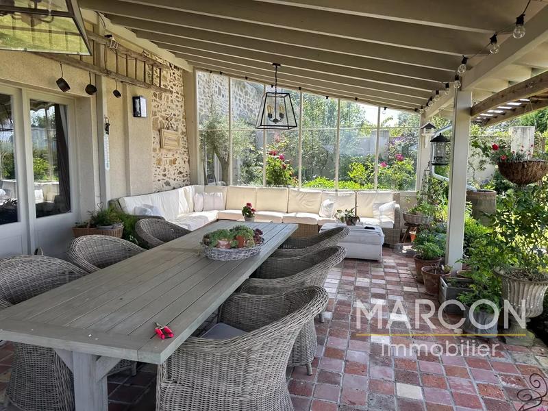 Propriété - 318 m² - 10 pièces