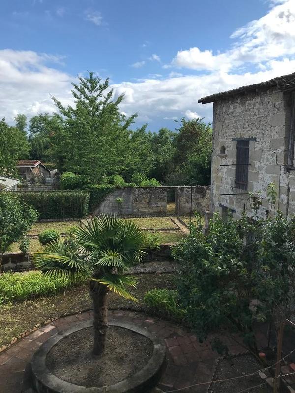 Maison traditionnelle - 315 m² - 12 pièces