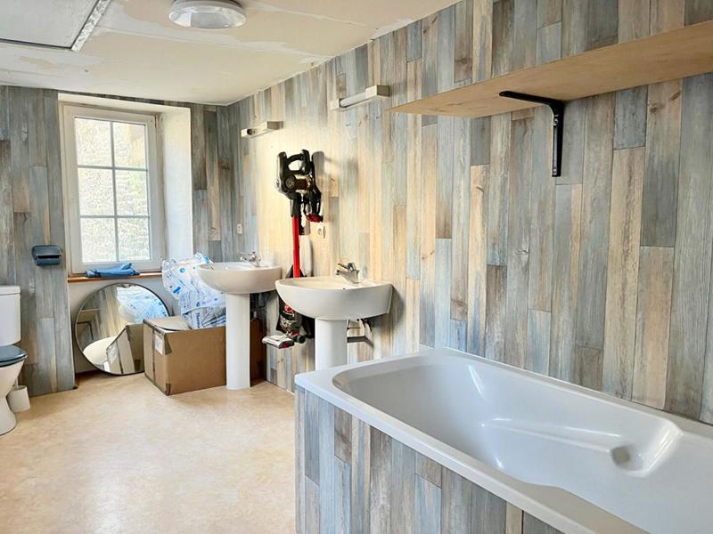 Maison - 230 m² - 13 pièces