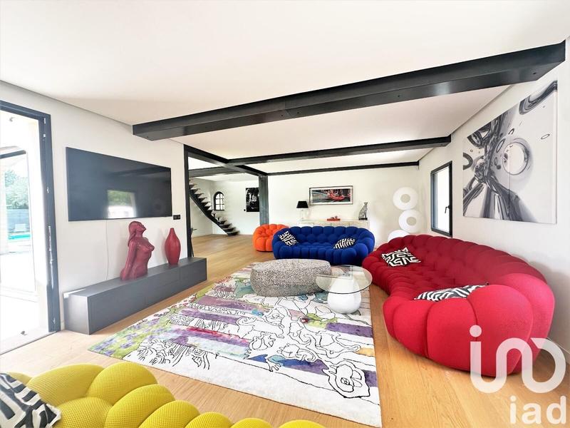 Maison - 280 m² - 8 pièces