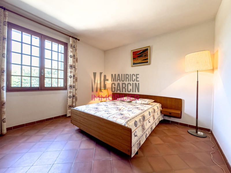 Maison - 256 m² - 10 pièces