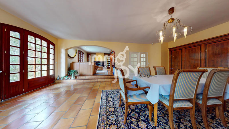 Propriété - 282 m² - 11 pièces